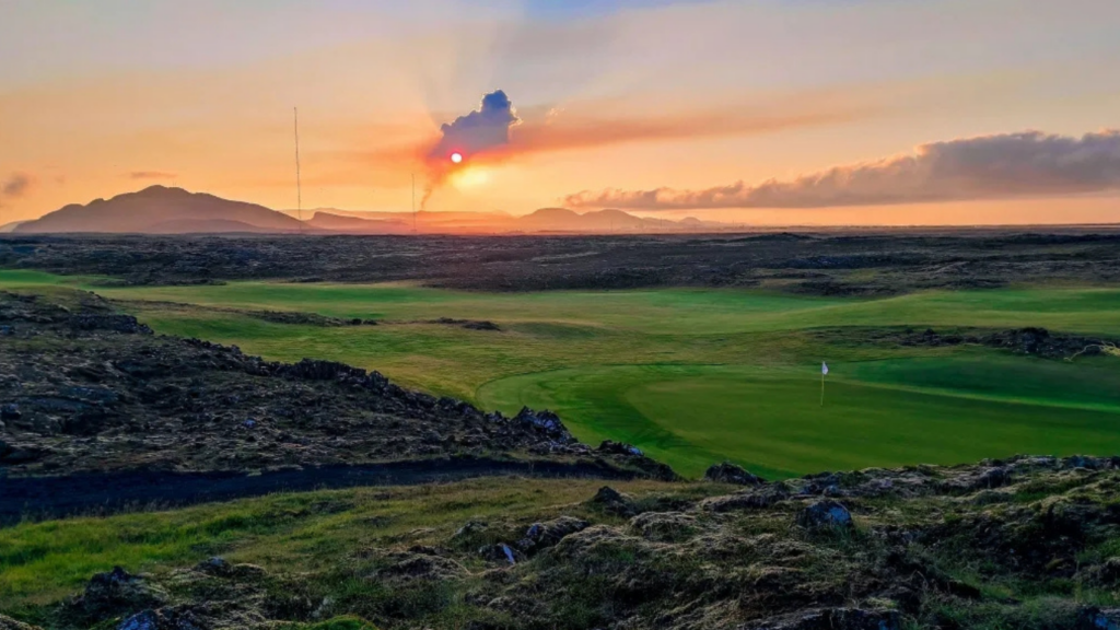 18 Holes Grindavik