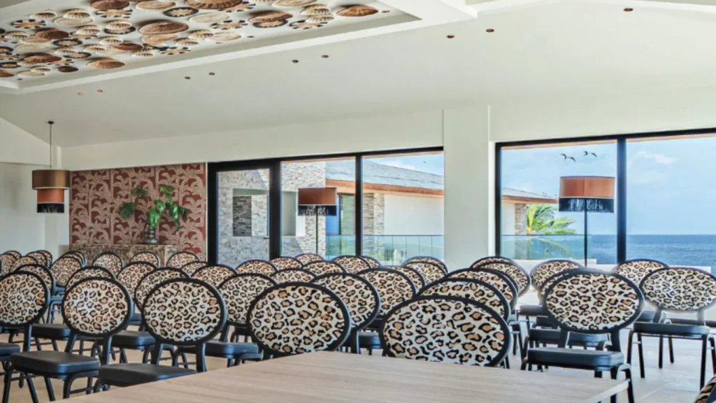 “Medusa” Meeting Room